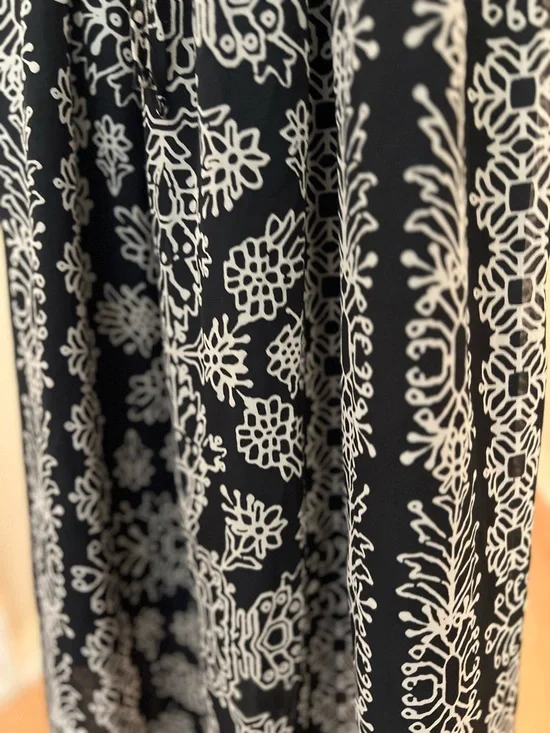 Liz Lange Maternity Black & White Floral Halter Maxi Dress - Picture 7 of 8